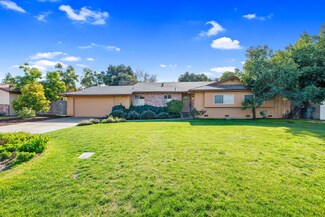 2927 W Royal Oaks Dr, Visalia, CA 93277