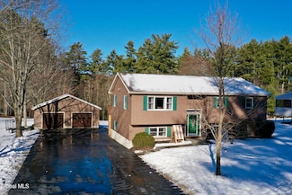 86 3rd Ave, Hadley, NY 12835