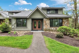 1935 S Ridge Way, Hidden Valley, PA 15502
