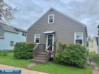 622 16th St N, Virginia, MN 55792