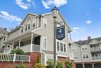 253 Mayfield Dr Unit 253, Trumbull, CT 06611