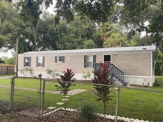 207 8th St, Orlando, FL 32833