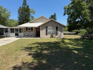 677 E Warner St, Groveland, FL 34736
