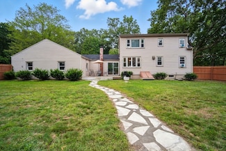 882 Glendale Rd, Wilbraham, MA 01095