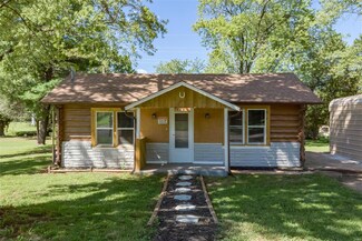 704 3rd St, Park Hills, MO 63601
