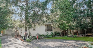 200 Giffords Ln, Staten Island, NY 10308