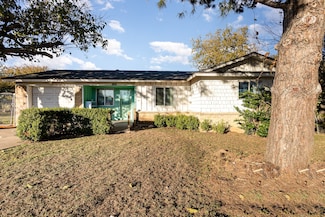 800 Waterbury St, Grand Prairie, TX 75051