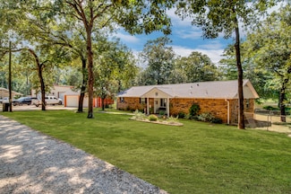29133 E Lake Dr, Hempstead, TX 77445