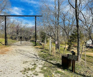 1433 E Warren Ave, Ozark, MO 65721