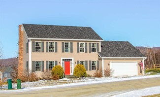 40 Greystone Dr, Jeffersonville, VT 05464