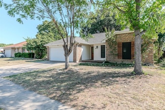 7312 Kary Lynn Dr E, Watauga, TX 76148