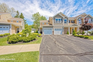 33 Stacey Ct, Cohoes, NY 12047