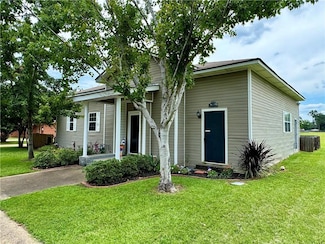 627 E 5th St, Natchitoches, LA 71457