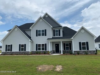 711 Atlantic Coast Ln, Jacksonville, NC 28544