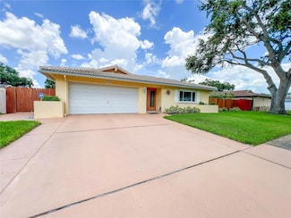 9951 121st St, Seminole, FL 33772