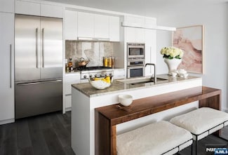 320 Adolphus Ave Unit 1013, Cliffside Park, NJ 07010