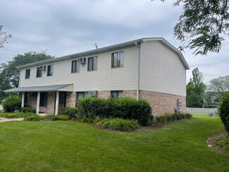 390 Echo Ln Unit 2, Aurora, IL 60504