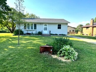 5069 Saint Catherine Rd, Dubuque, IA 52003