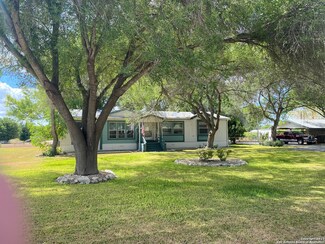 841 Happy Haven Rd, Mc Queeney, TX 78123