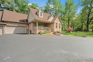 806 Forrest Dr, Tullahoma, TN 37388