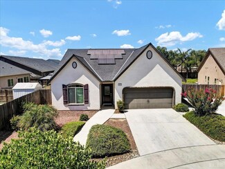 2022 W Hopkins Way, Hanford, CA 93230