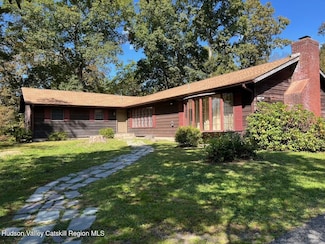 1665 Bulls Head Rd, Clinton Corners, NY 12514