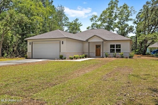 527 Pear St, Ocean Springs, MS 39564