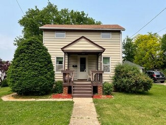 520 W American St, Freeport, IL 61032