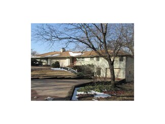 3744 N Holmes St, Kansas City, MO 64116