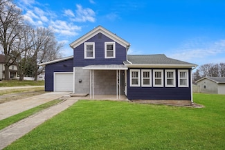 808 Evans Ave, Ashton, IL 61006