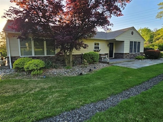 13 Old Quaker Hill Rd, Monroe, NY 10950