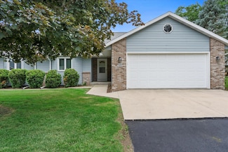 N166W19555 Ravens Way, Jackson, WI 53037