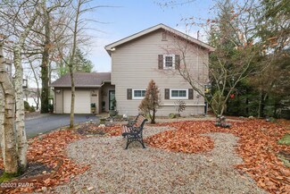 6033 Boardwalk Dr, Tobyhanna, PA 18466