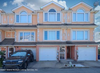 127 Alex Cir, Staten Island, NY 10305