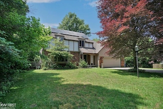 4667 Lakeshore Rd, Fort Gratiot, MI 48059