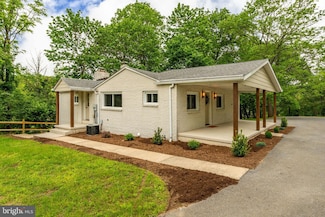 884 Grange Rd, Leesport, PA 19533