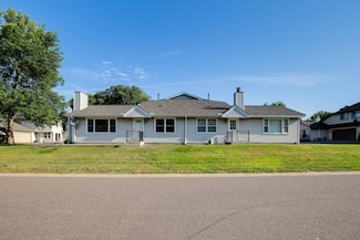 6746 Gretchen Ct N, Saint Paul, MN 55128