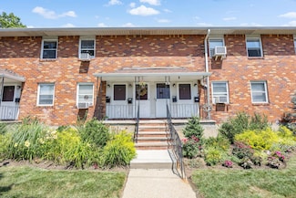 1 Childs Ave Unit 2E, Floral Park, NY 11001