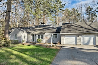 7 Acorn Cir, Kennebunk, ME 04043