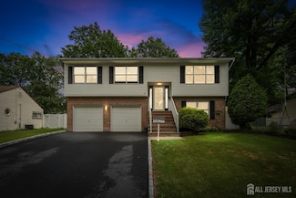 45 Kenmore Rd, Edison, NJ 08817