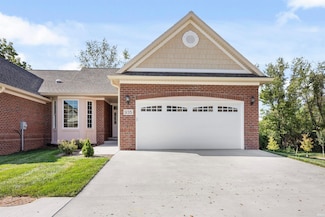 935 W Baywood Dr, Bloomington, IN 47403