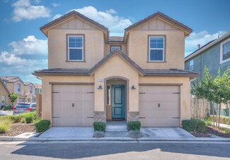 1582 Enlightened Way, Clovis, CA 93619