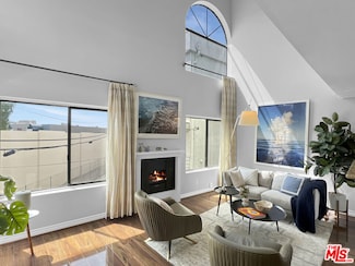 4211 Arch Dr Unit 204, Studio City, CA 91604