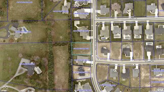 1940 Angel View Dr, White River Township, IN 46143