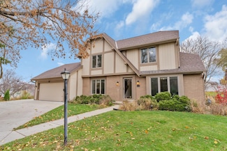 12565 W Weatherstone Ct, New Berlin, WI 53151