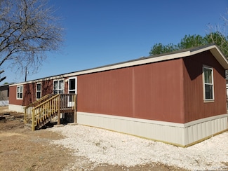 1914 14th St Unit 10, Hondo, TX 78861