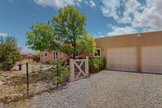 31 Fonda Rd, Santa Fe, NM 87508