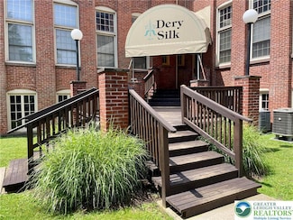 101 Race St Unit 207, Catasauqua, PA 18032