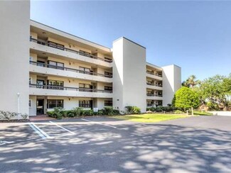501 W Old Us Highway 441 Unit C-201, Mount Dora, FL 32757