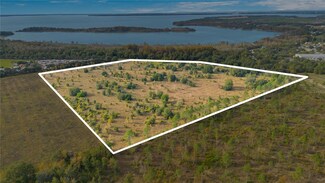 28432 N Eichelberger Rd, Tavares, FL 32778